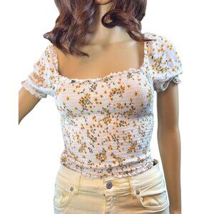 (6 for $25) Heart &‎ Hips Smocked Floral Princess Sleeve top Size Medium